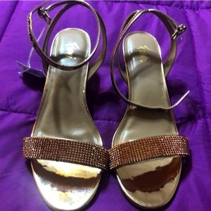 Fioni Rose Gold Heels NWT (Size 8 Wide)